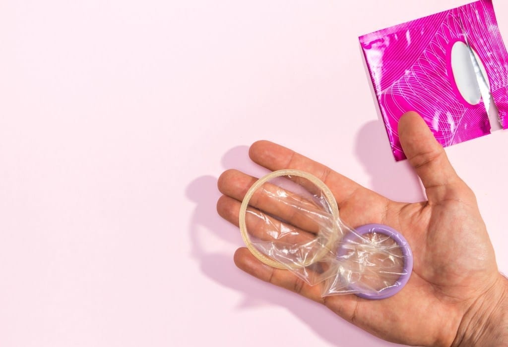 how can we use female condom